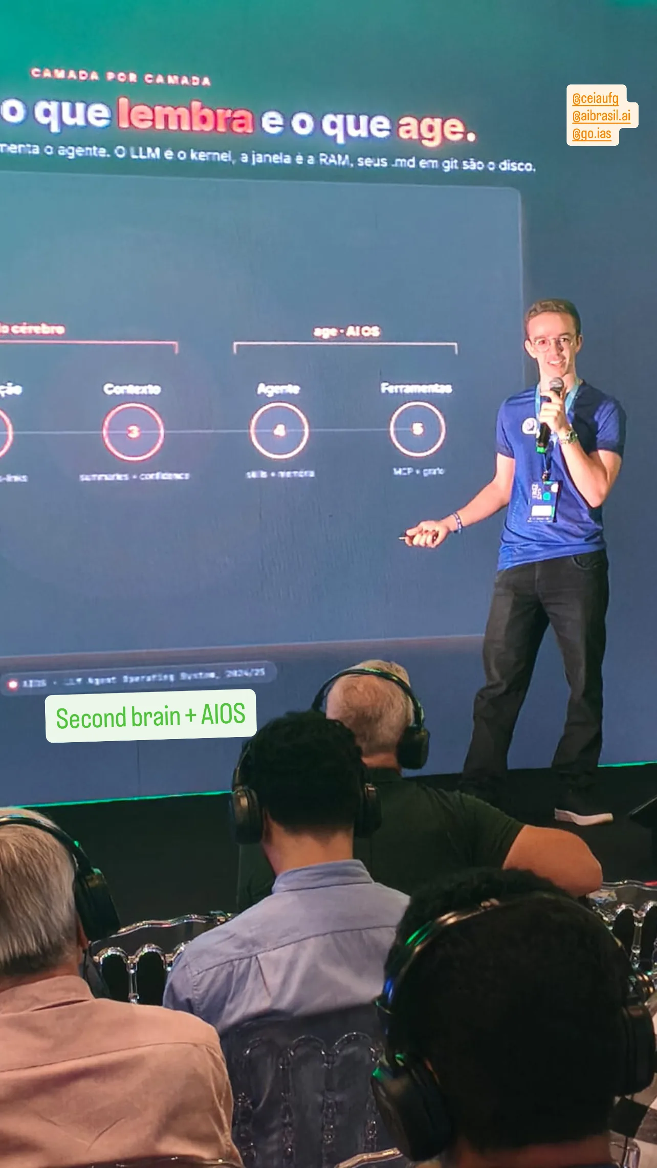 Thiago Peraro presenting Second Brain + AI OS on stage